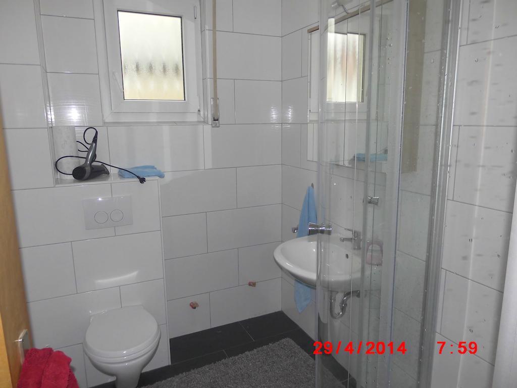 Frankfurt Airport & Fair Apartment Kelsterbach Habitación foto