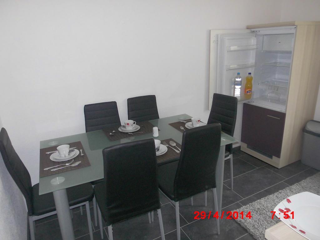 Frankfurt Airport & Fair Apartment Kelsterbach Habitación foto